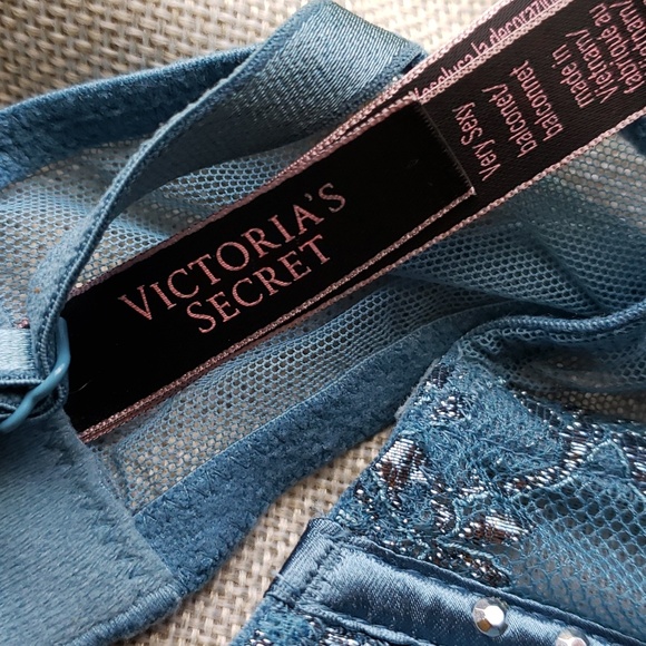 Victoria Secret Studded Bra - Picture 2 of 7